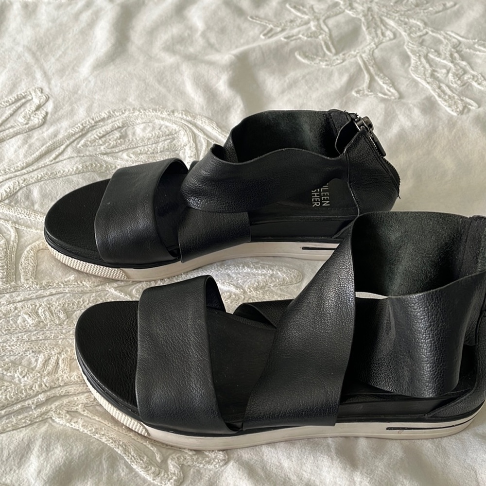 Eileen fisher black leather sandals sz 6